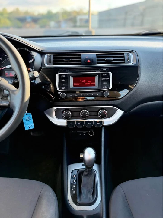 2016 Kia Rio - Image 11 of 15