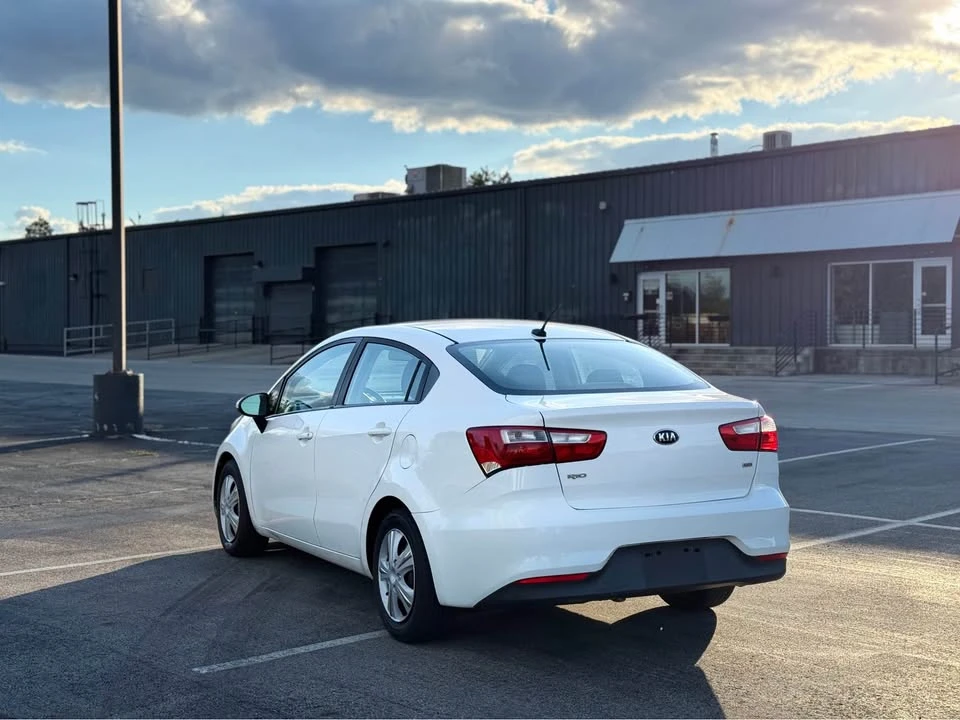 2016 Kia Rio - Image 6 of 15