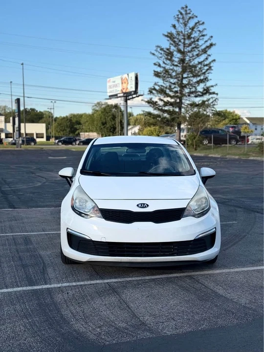 2016 Kia Rio - Image 4 of 15