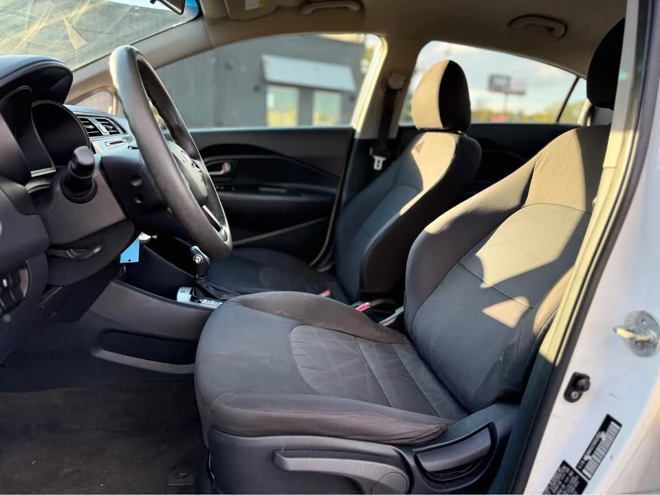 2016 Kia Rio - Image 14 of 15