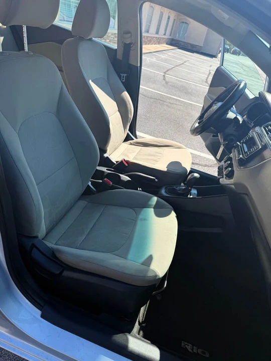 2016 Kia Rio - Image 11 of 16