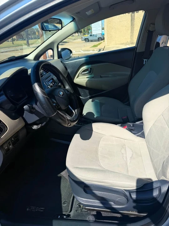 2016 Kia Rio - Image 9 of 16