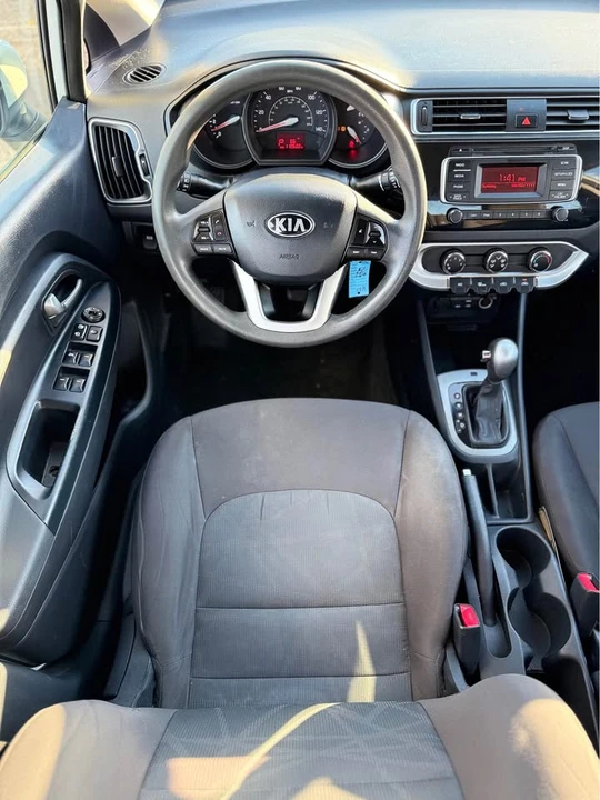 2016 Kia Rio - Image 13 of 15