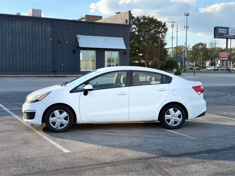 2016 Kia Rio - Image 7 of 15
