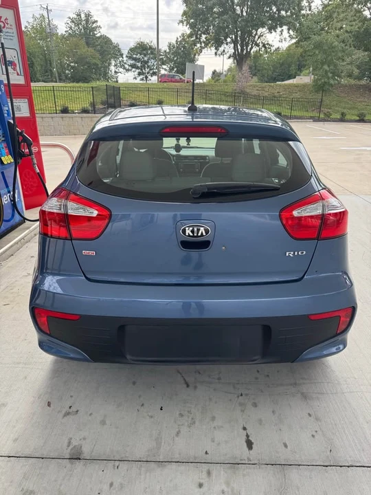 2016 Kia Rio - Image 2 of 15