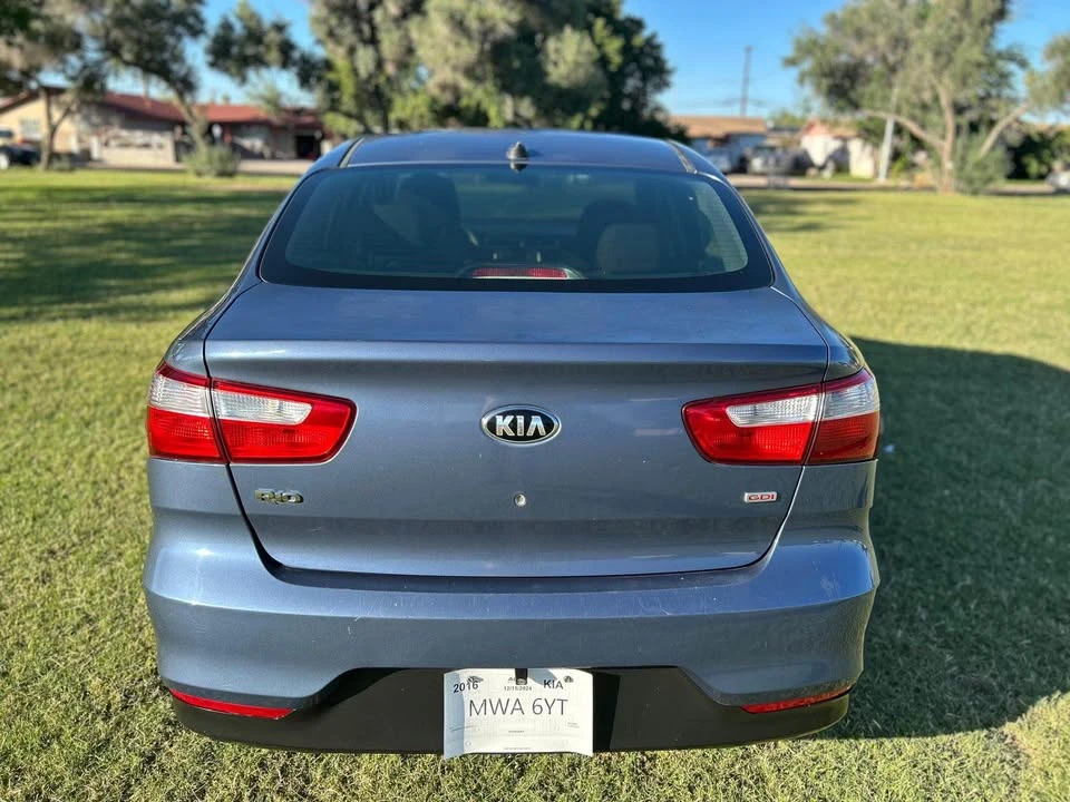 2016 Kia Rio - Image 5 of 16