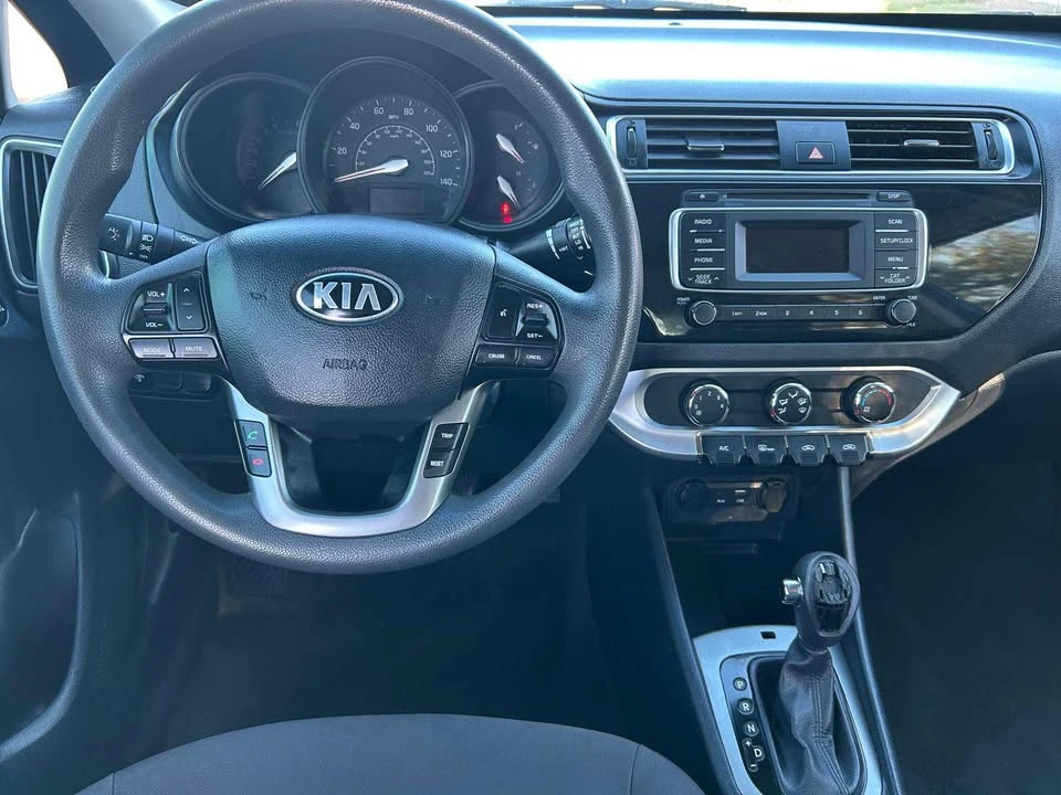 2016 Kia Rio - Image 13 of 16