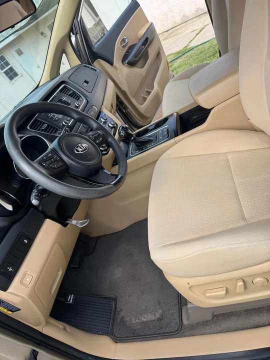 2016 Kia Carnival - Image 7 of 7