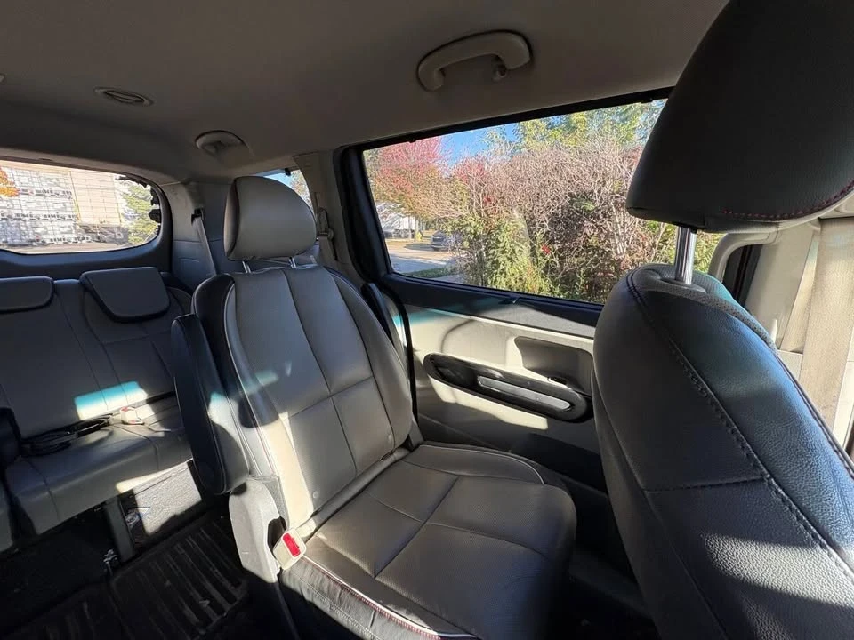 2016 Kia Carnival - Image 9 of 10