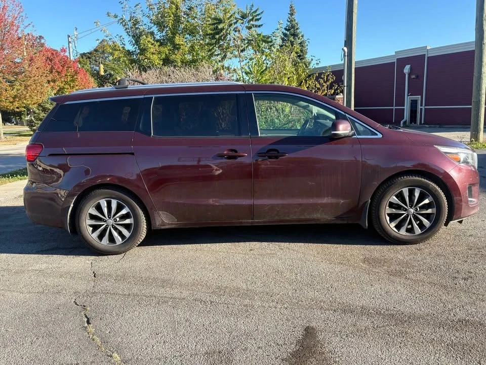 2016 Kia Carnival - Image 5 of 10
