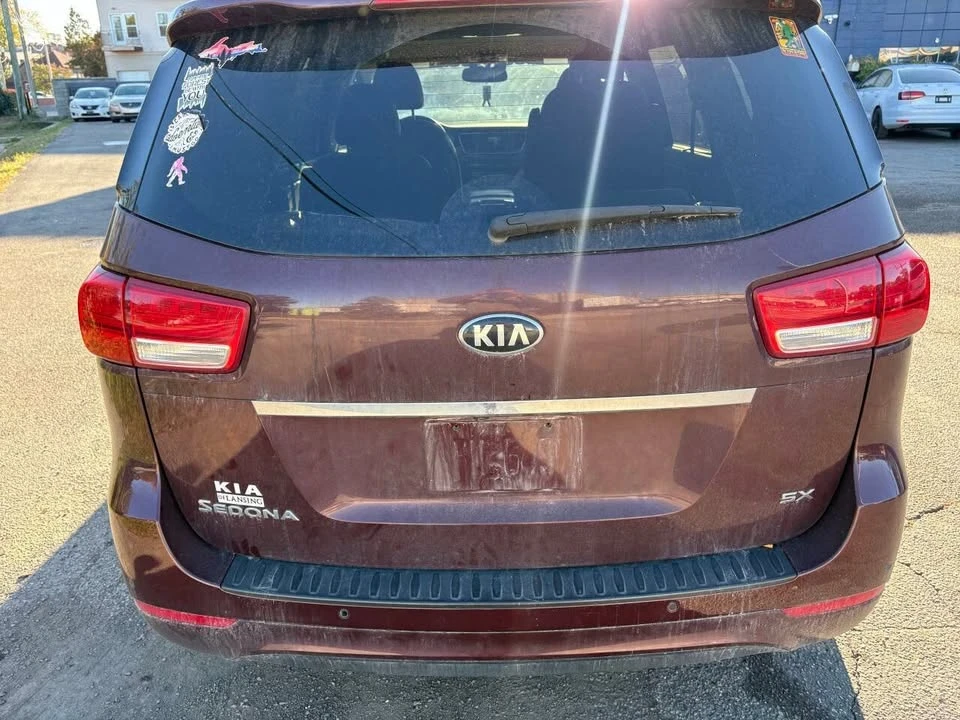 2016 Kia Carnival - Image 6 of 10