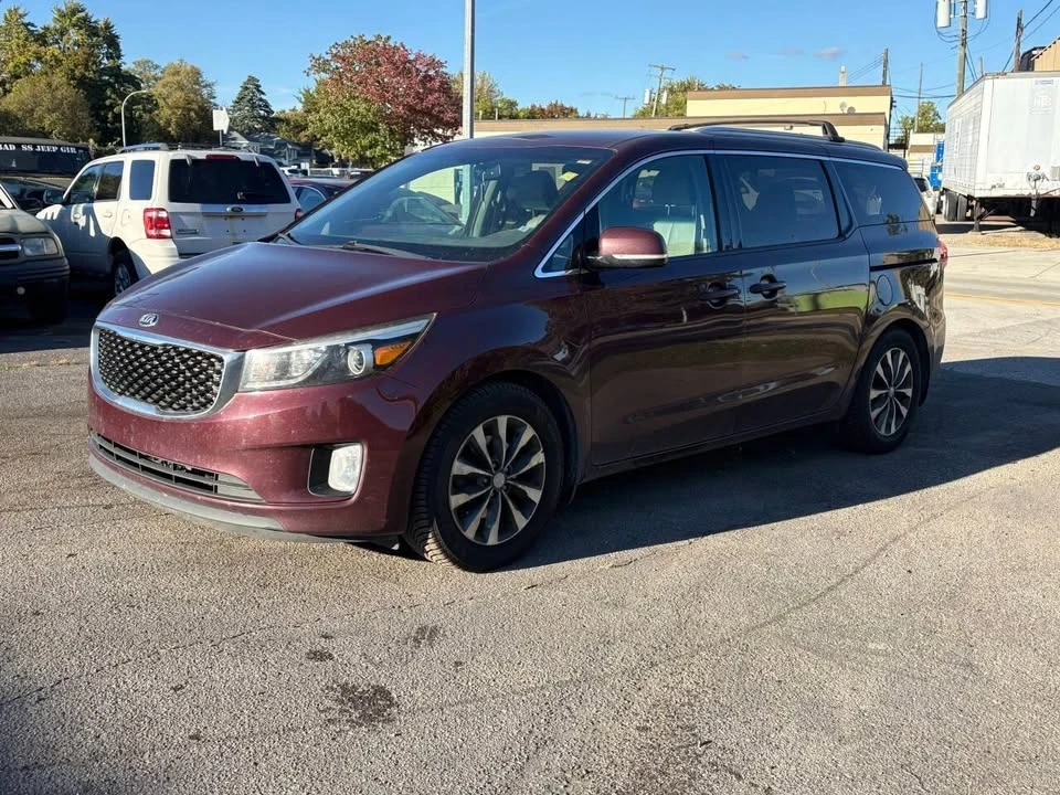 2016 Kia Carnival - Image 2 of 10