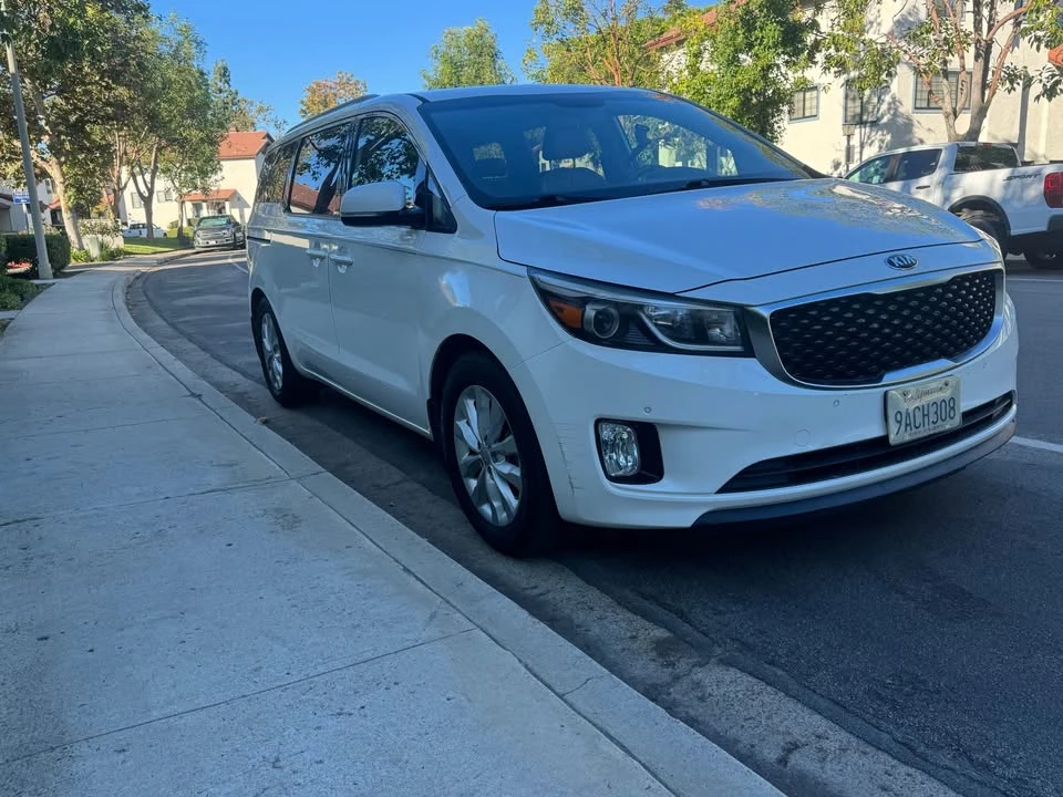 2016 Kia Carnival - Image 3 of 13