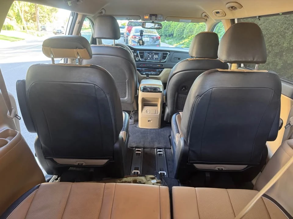 2016 Kia Carnival - Image 9 of 13