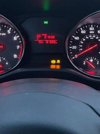 2016 Kia Carnival - Image 10 of 12