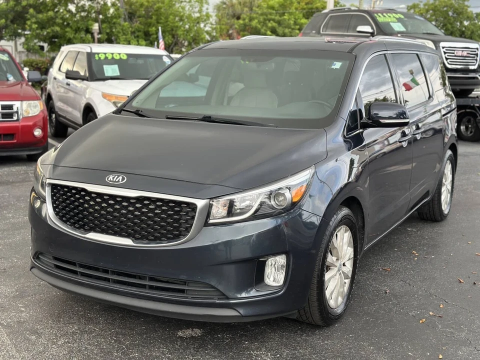 2016 Kia Carnival - Image 2 of 12