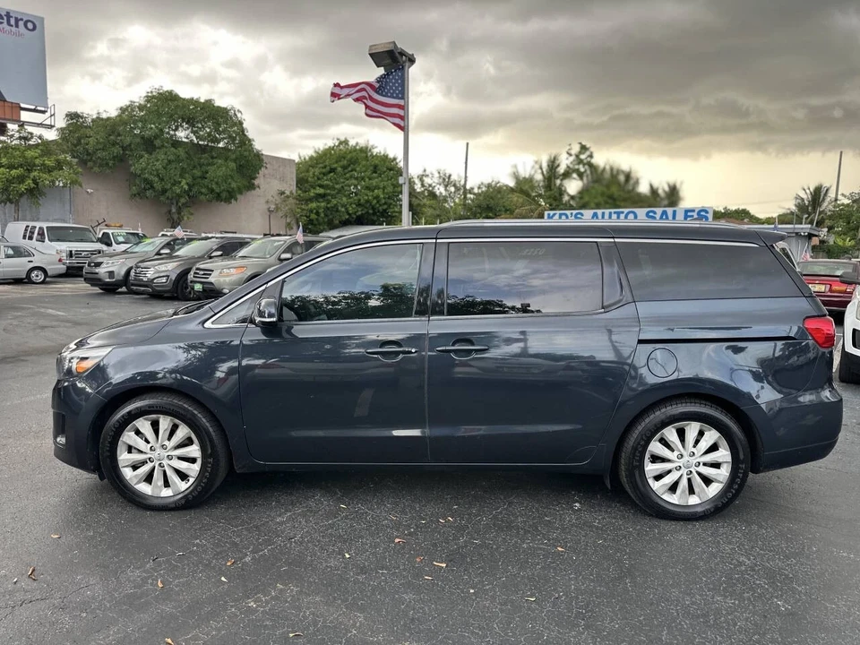 2016 Kia Carnival - Image 4 of 12