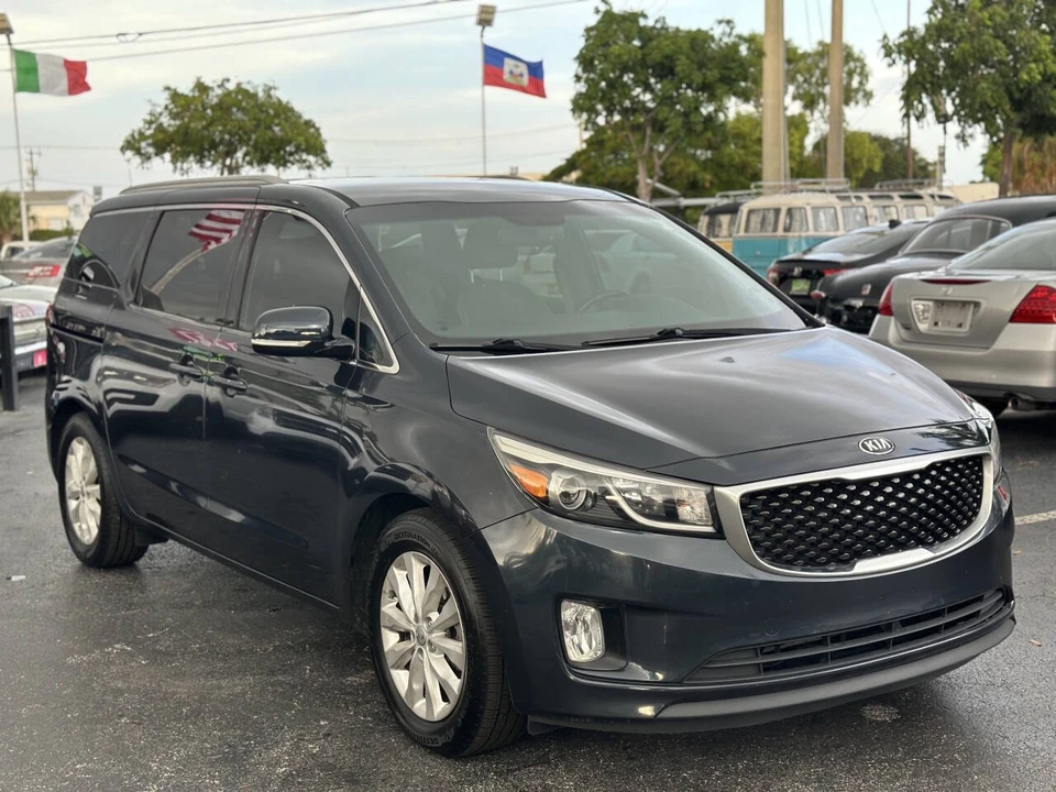 2016 Kia Carnival - Image 9 of 21