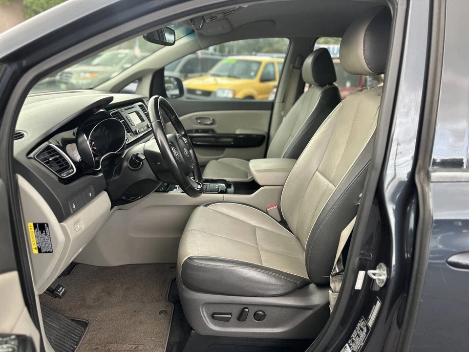 2016 Kia Carnival - Image 14 of 21