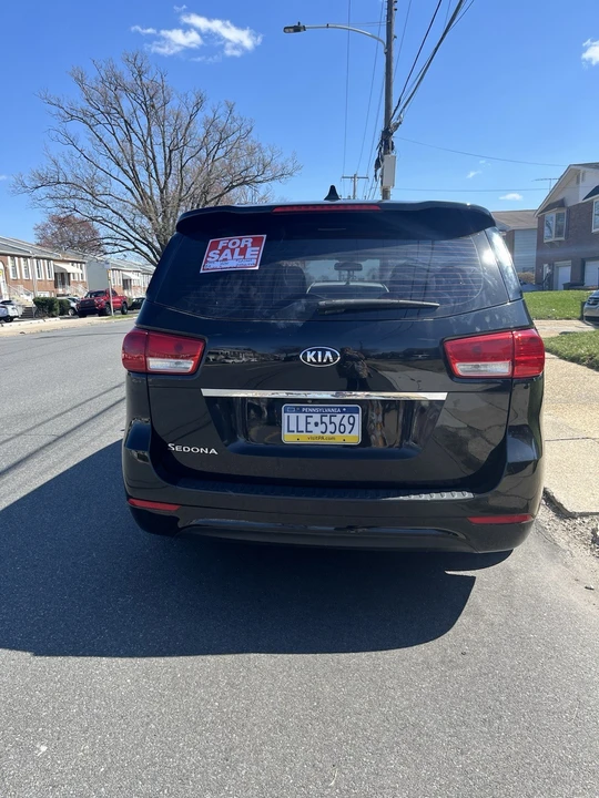 2016 Kia Carnival - Image 2 of 18