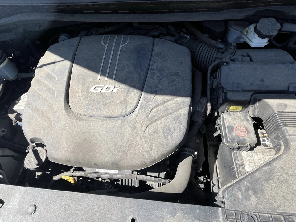 2016 Kia Carnival - Image 17 of 18
