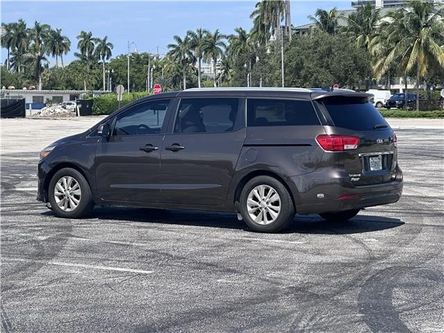 2016 Kia Carnival - Image 3 of 21