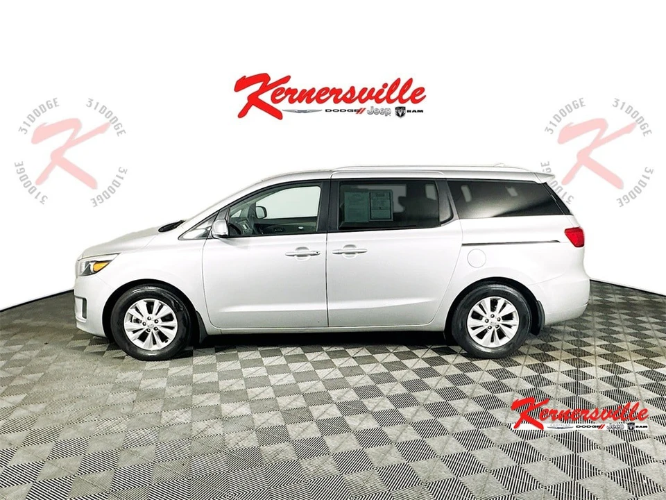 2016 Kia Carnival - Image 4 of 21