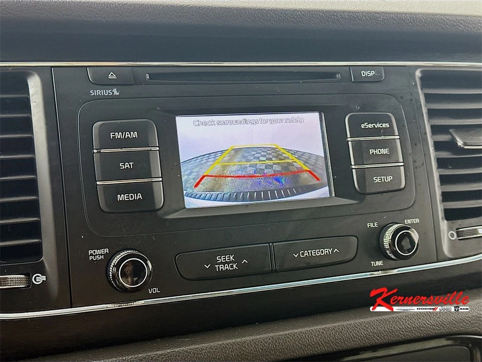 2016 Kia Carnival - Image 19 of 21
