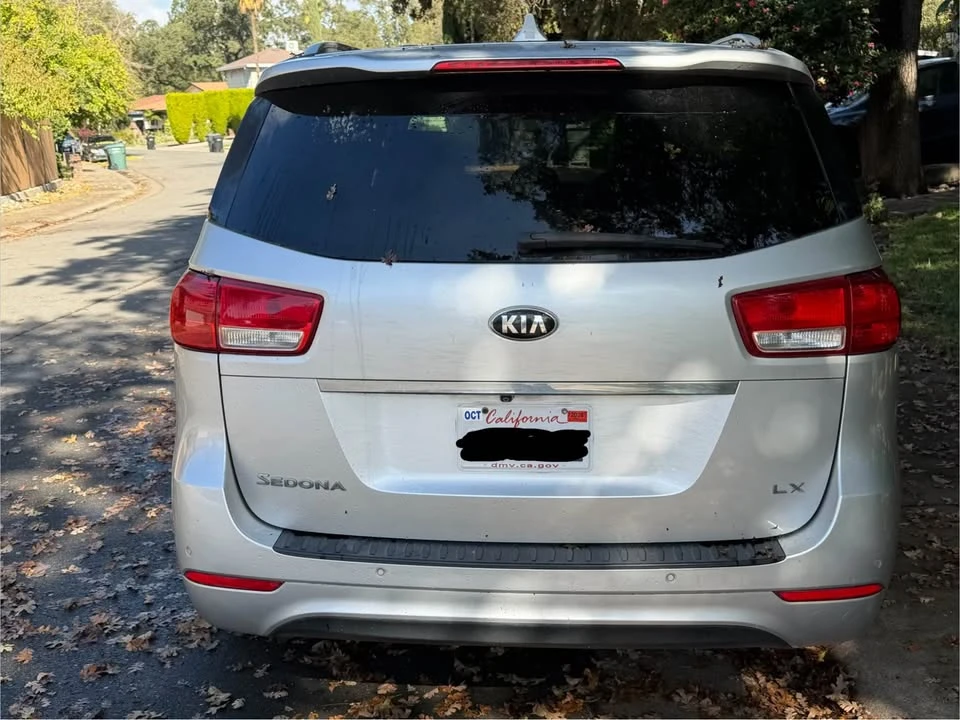 2016 Kia Carnival - Image 4 of 14