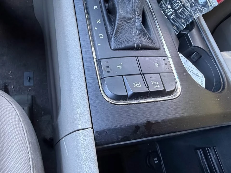 2016 Kia Carnival - Image 12 of 14