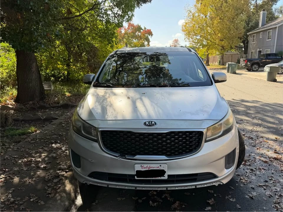 2016 Kia Carnival - Image 2 of 14