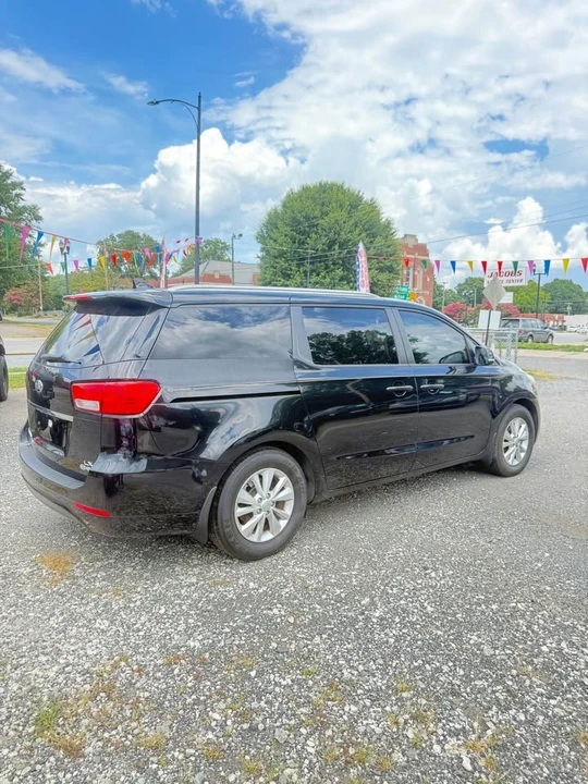 2016 Kia Carnival - Image 4 of 12