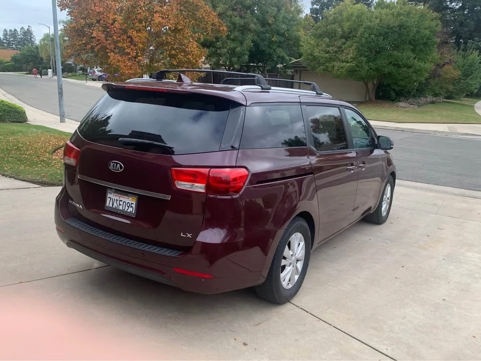 2016 Kia Carnival - Image 5 of 13