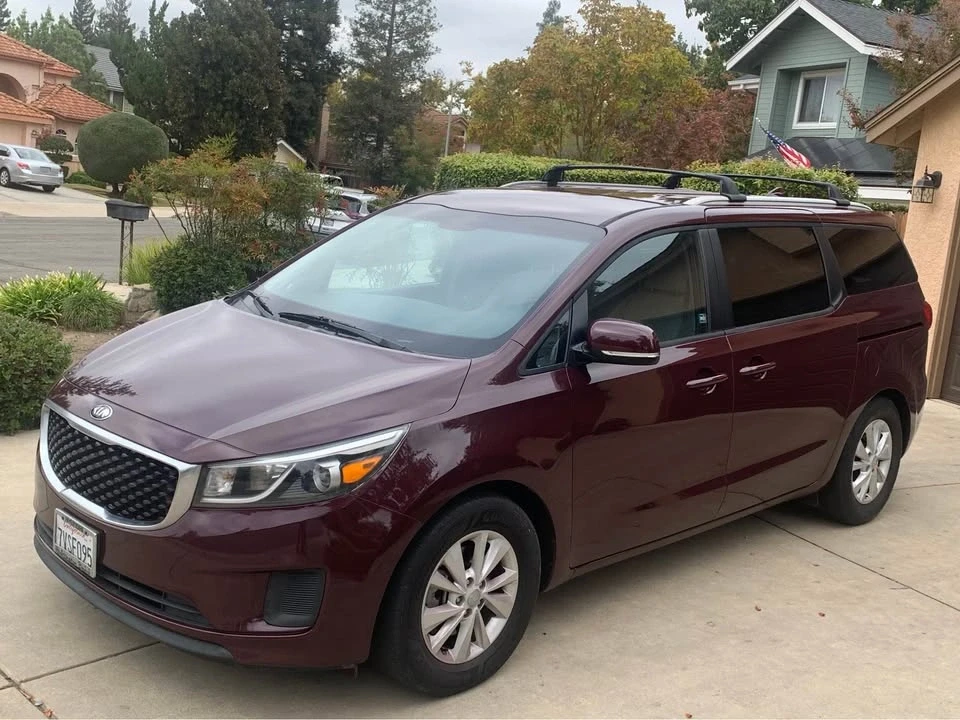 2016 Kia Carnival - Image 2 of 13