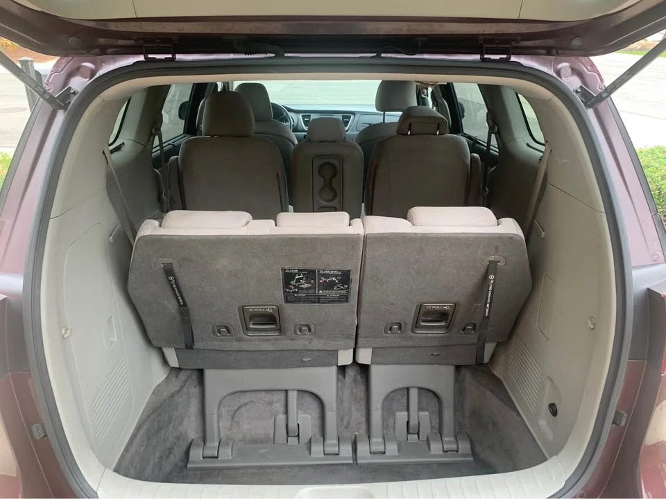 2016 Kia Carnival - Image 7 of 13