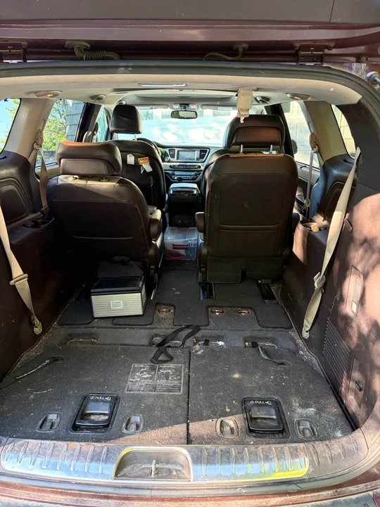 2016 Kia Carnival - Image 5 of 12