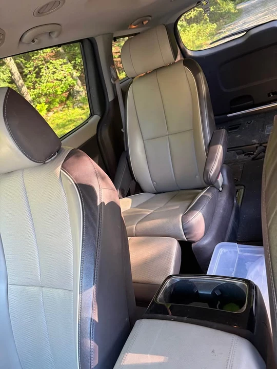 2016 Kia Carnival - Image 10 of 12