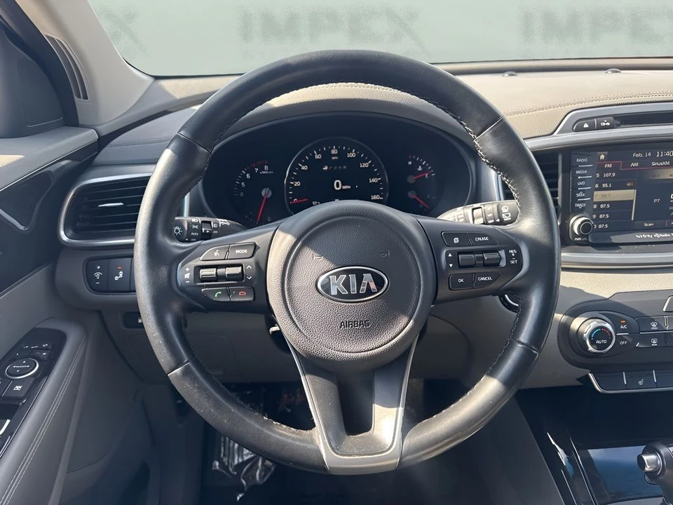 2016 Kia Sorento - Image 10 of 12