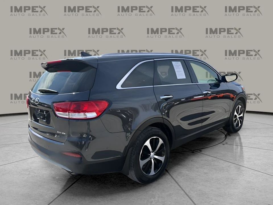 2016 Kia Sorento - Image 4 of 12