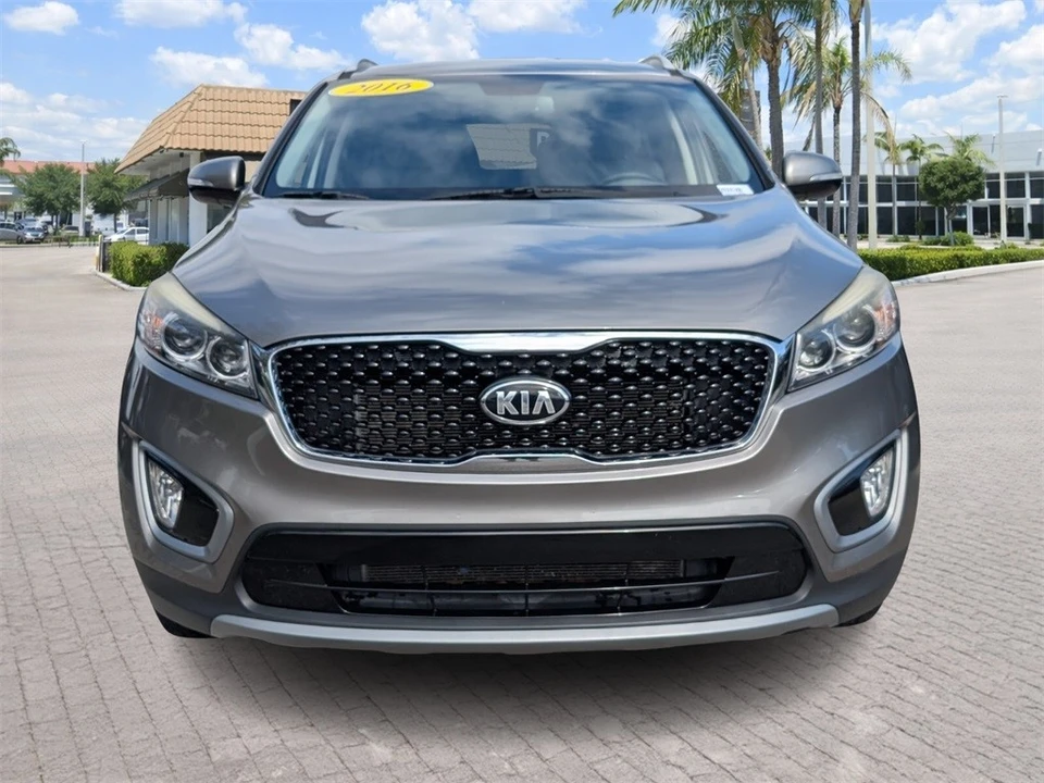 2016 Kia Sorento - Image 2 of 12