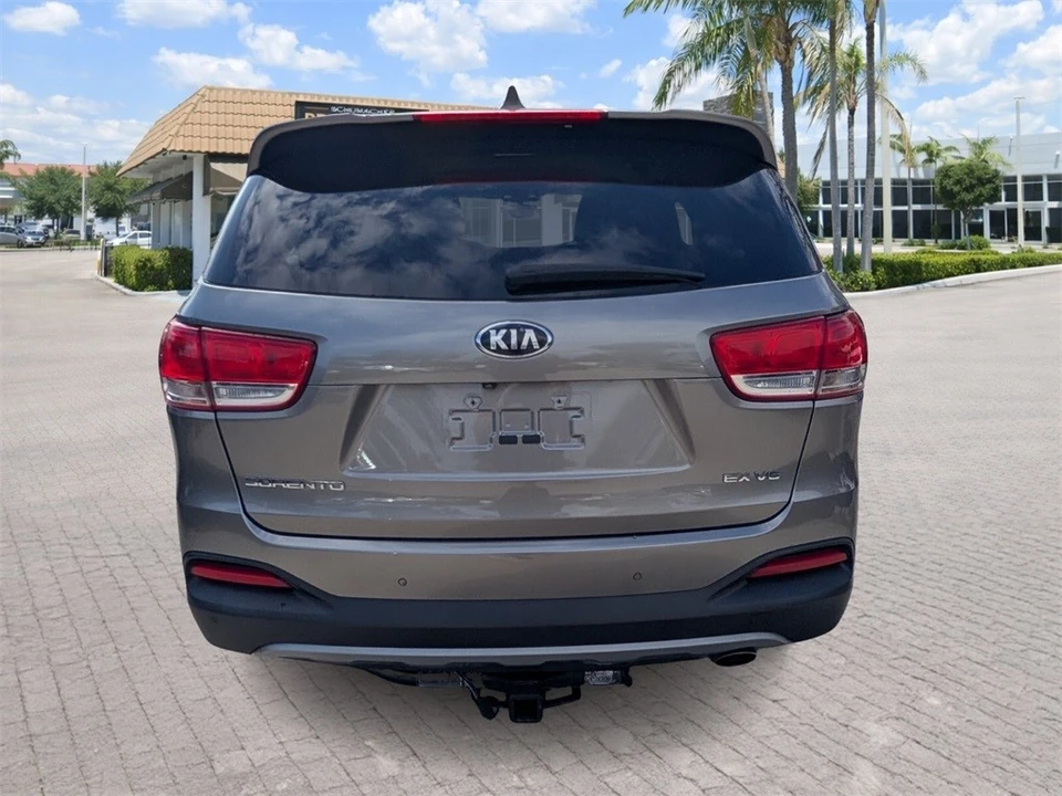 2016 Kia Sorento - Image 6 of 12