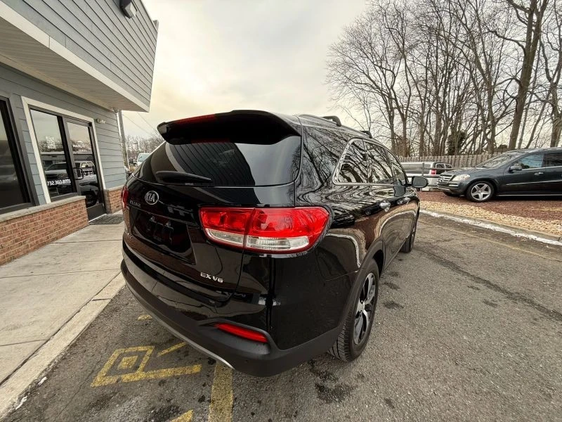 2016 Kia Sorento - Image 6 of 12