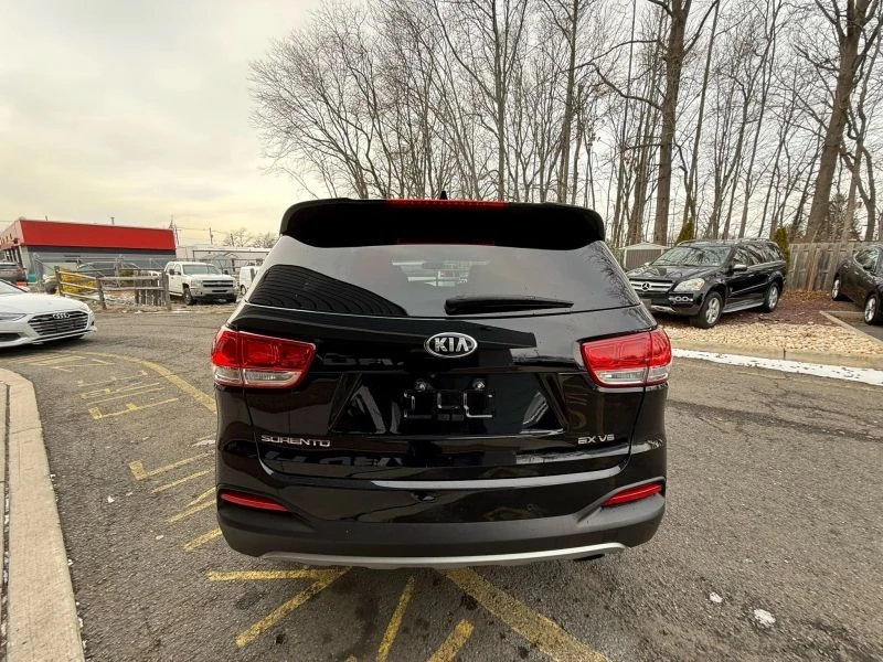 2016 Kia Sorento - Image 5 of 12