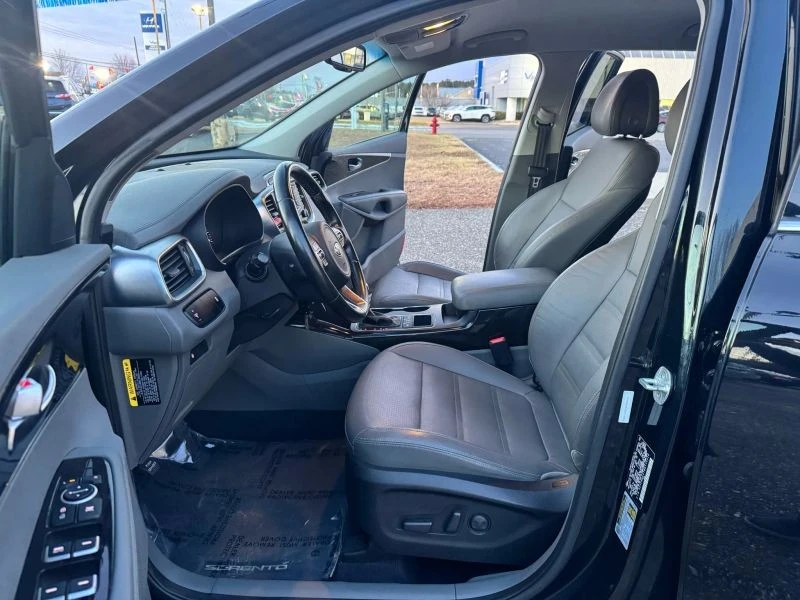 2016 Kia Sorento - Image 11 of 12