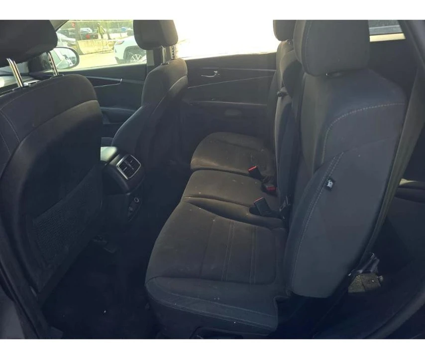 2016 Kia Sorento - Image 7 of 9