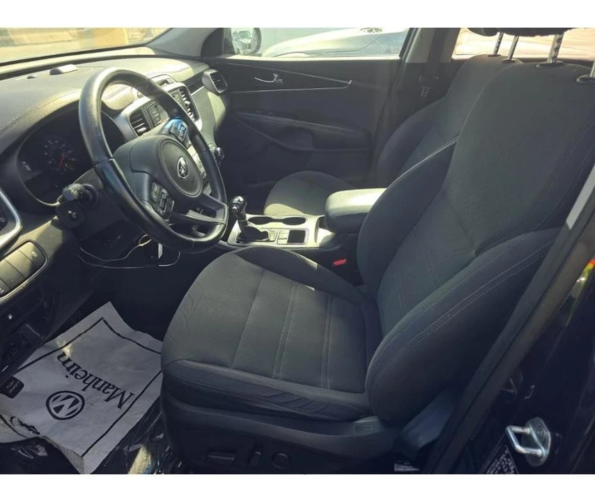 2016 Kia Sorento - Image 4 of 9