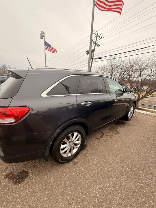 2016 Kia Sorento - Image 5 of 13