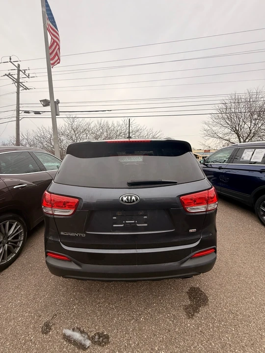 2016 Kia Sorento - Image 3 of 13