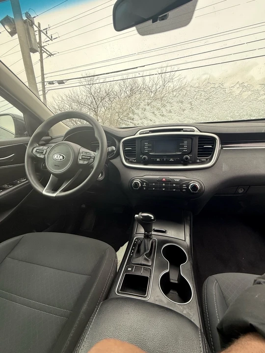 2016 Kia Sorento - Image 12 of 13
