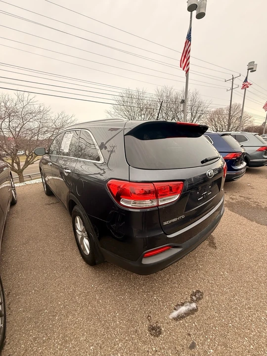 2016 Kia Sorento - Image 4 of 13